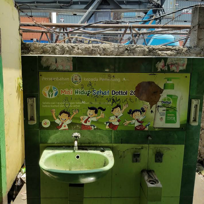 Sink with handwashing promotion